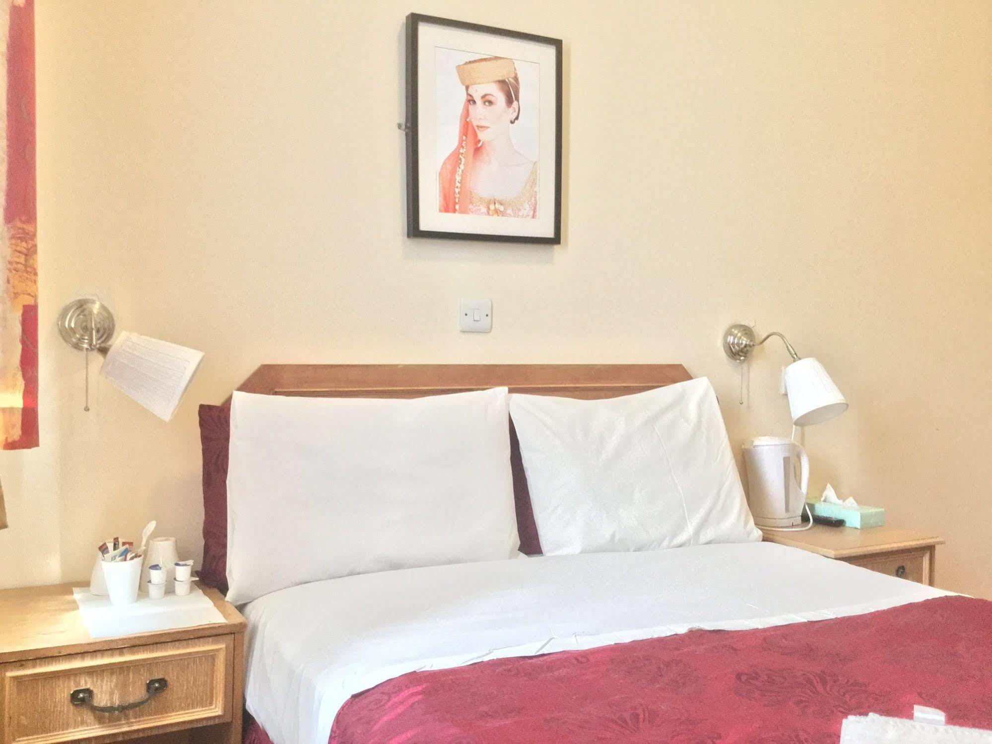 Chiswick Lodge Hotel Лондон Экстерьер фото